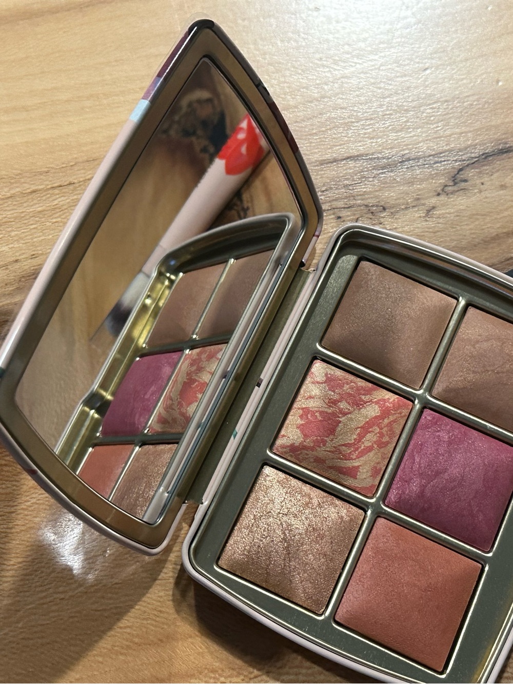 Hourglass Ambient Lighting
Edit Unlocked Deer Palette and Brush II - Picture 7 of 12